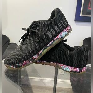 Nobull size 9 black trainer excellent condition